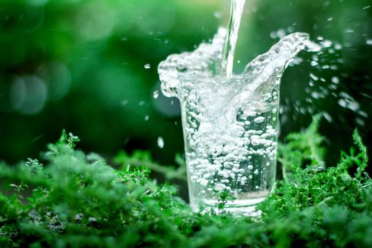 Leitungswasser oder Mineralwasser – was ist besser?