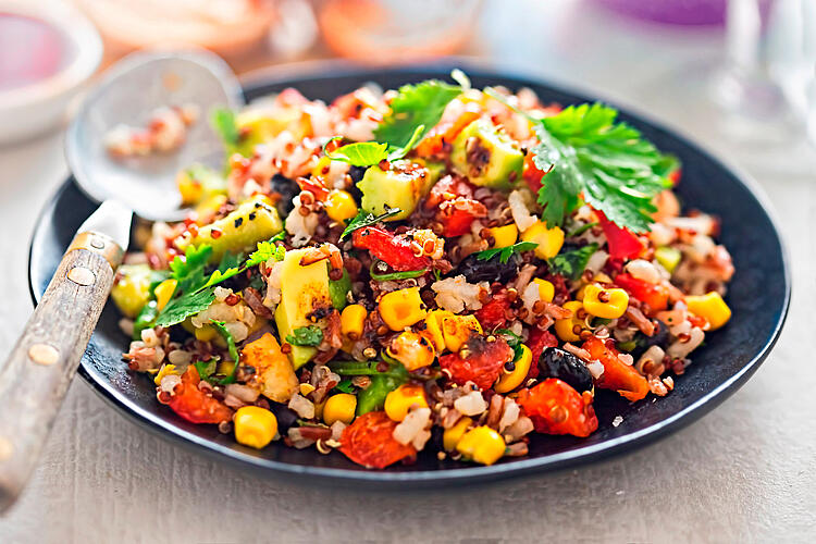 Mexikanische Quinoa-Avocado-Pfanne