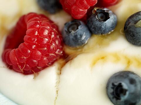 Milchreis mit Sojamilch und Waldbeeren