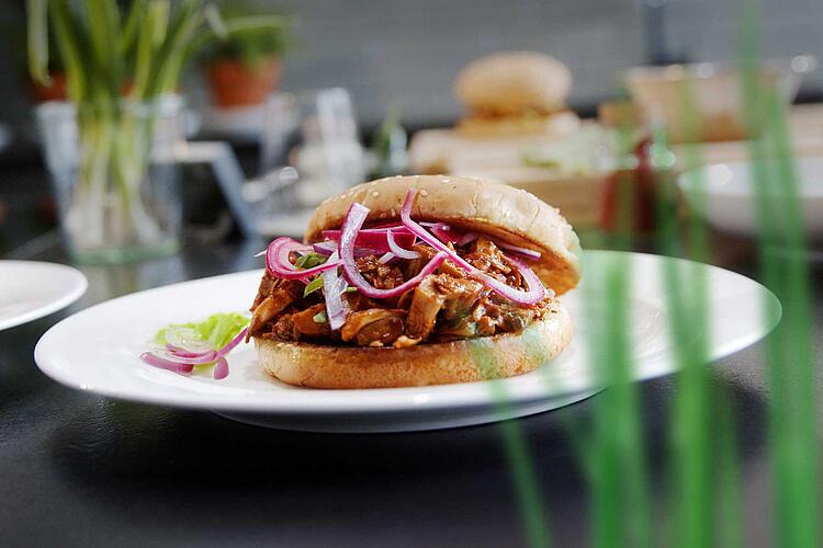 Rezept: Jackfruit Pulled Pork Burger