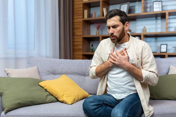 Herzinsuffizienz – Symptome, Ursachen und Behandlung