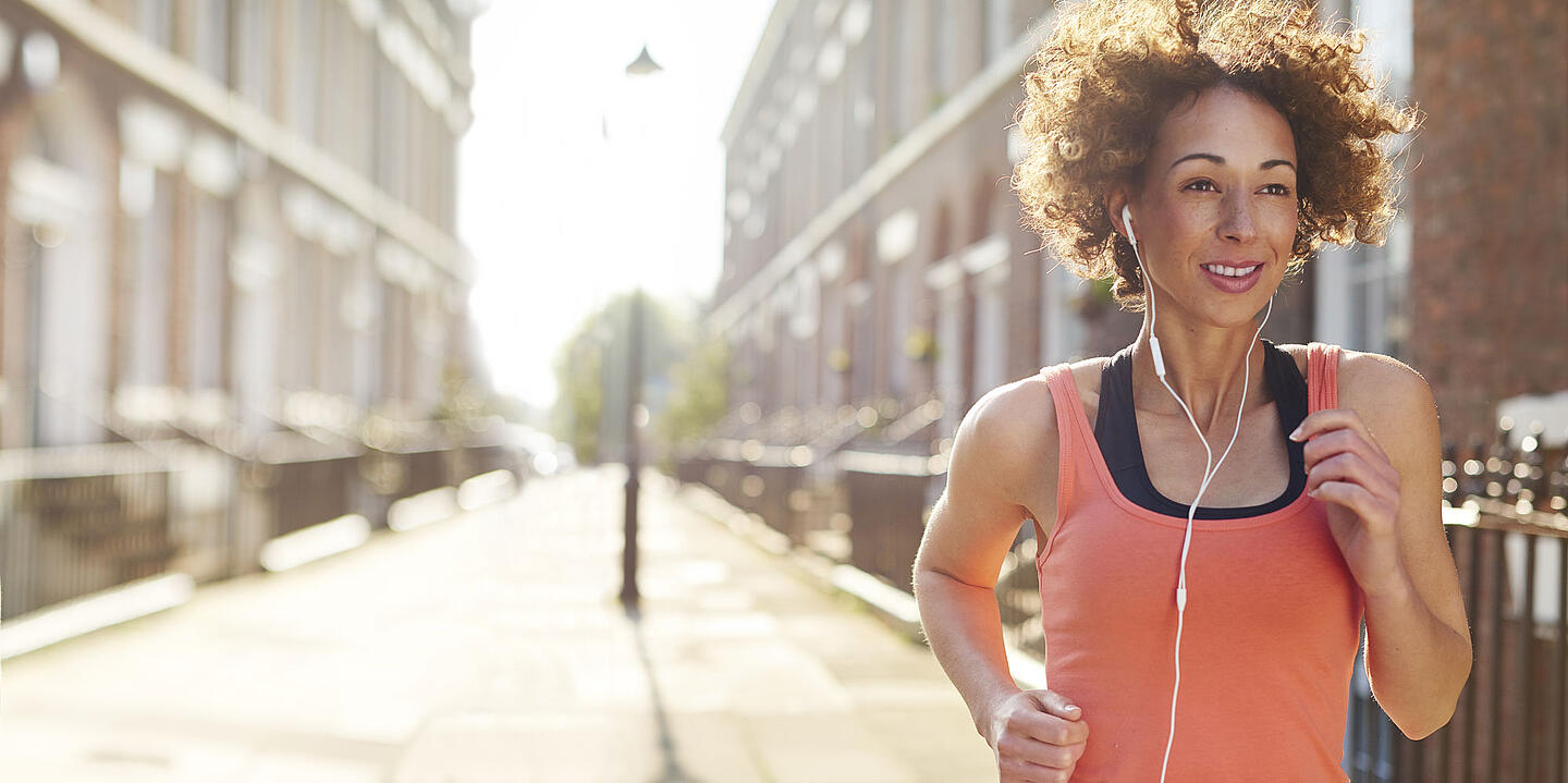 Joggerin in der Stadt