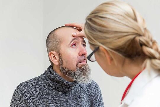 Woher kommt ein Gerstenkorn am Auge?