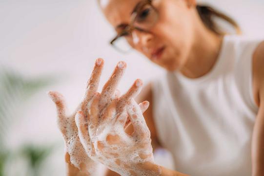 Zwangsstörung verstehen: Wenn Gedanken und Handlungen den Alltag bestimmen