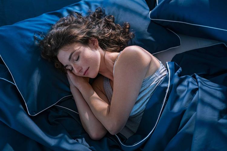 Brauchen Frauen mehr Schlaf als Männer?