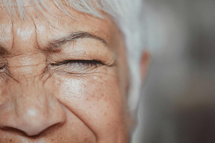 Gesicht einer älteren Frau
