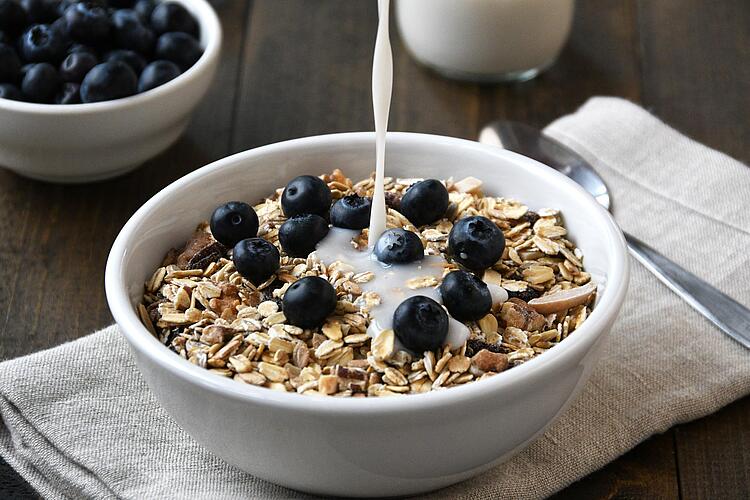 Müsli mit Heidelbeeren