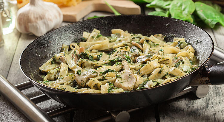 Tagliatelle mit gebratenen Steinplilzen