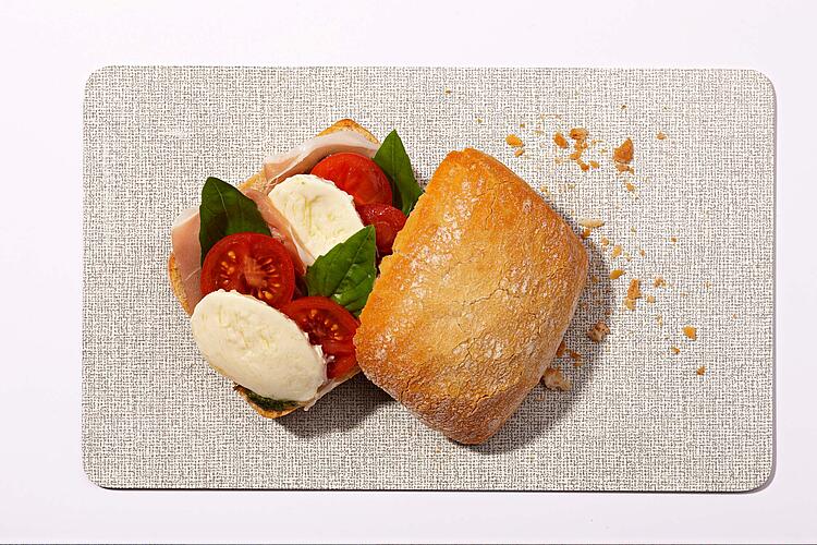 Ciabatta "Caprese" & Schinken