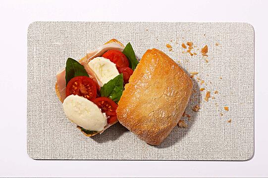 Ciabatta "Caprese" & Schinken