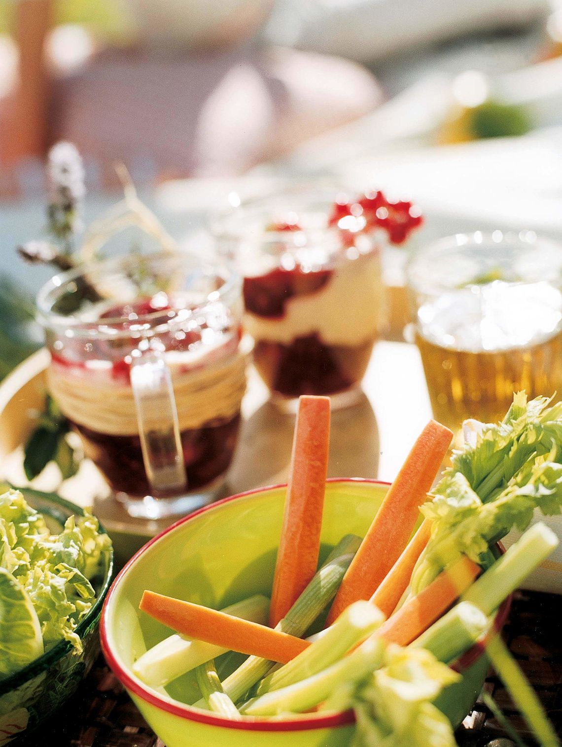 Bildnachweis: © wdv / Michael Völler Gemüsesticks zum Dippen.