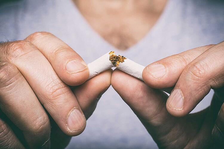 Warum Rauchen Ihre Haut altern lässt