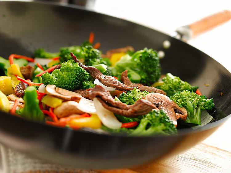 Rindfleisch mit Brokkoli aus dem Wok