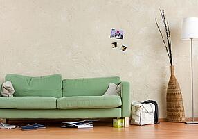 Grünes Sofa.