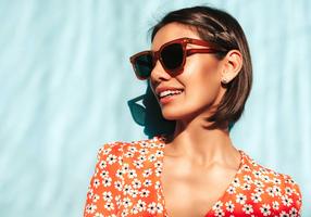 Frau mit Sonnenbrille