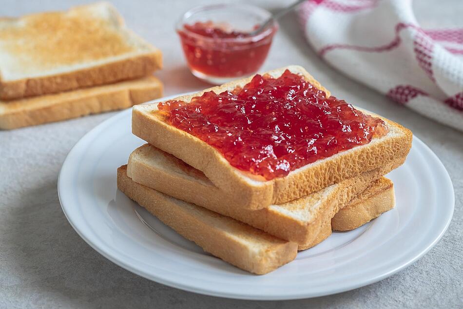 Toast mit Marmelade