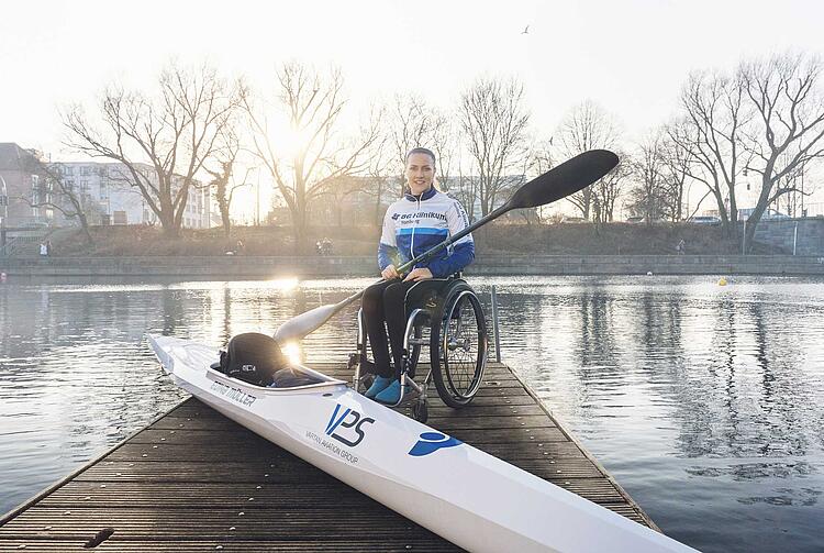 Edina Müller, Parakanutin, paralympische Goldmedaillengewinnerin und Sporttherapeutin am BG Klinikum Hamburg
