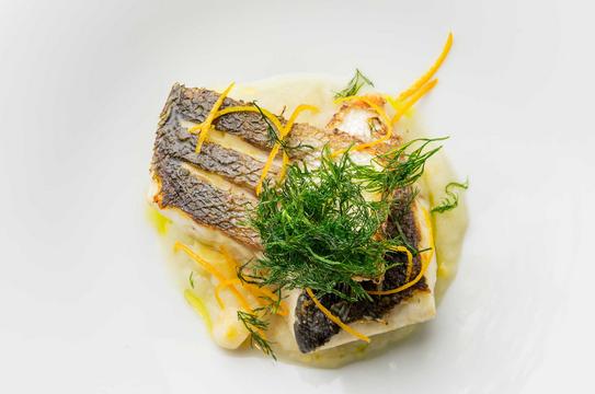 Fruchtige Fischpfanne mit Fenchel-Lauch-Gemüse